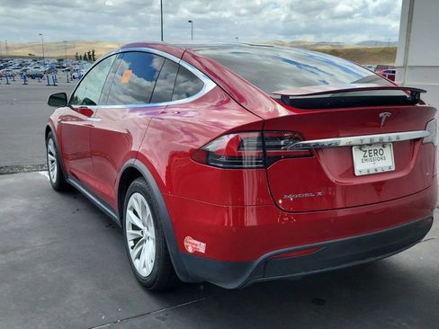 Used 2016 Tesla Model X 75D AWD/4WD image 2