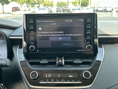 Used 2021 Toyota Corolla LE FWD image 24