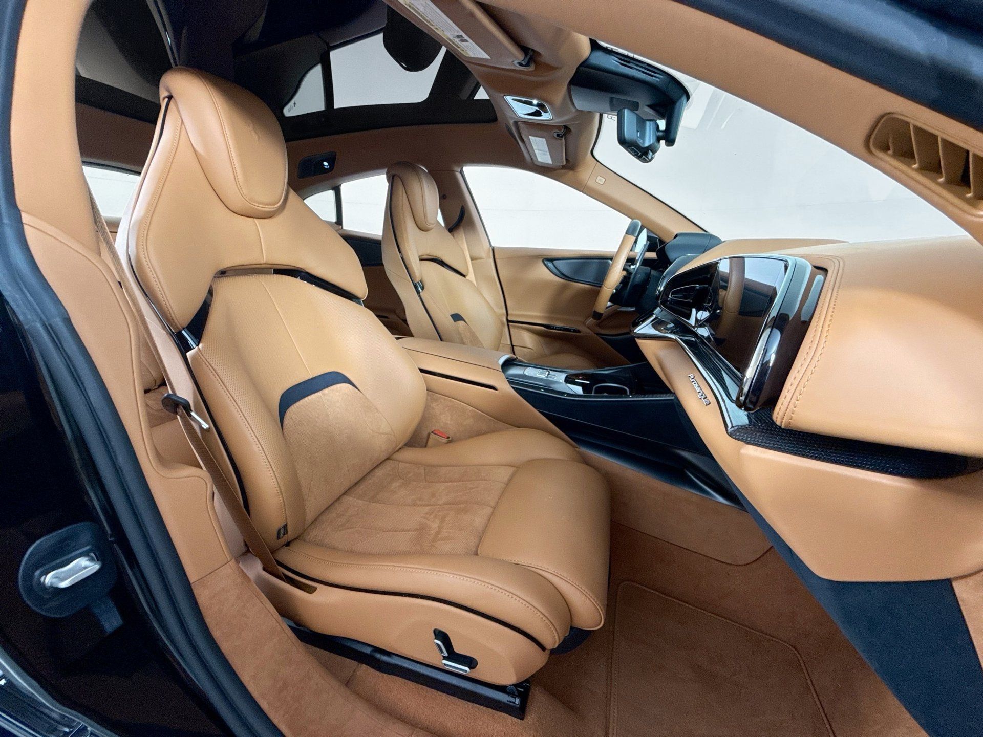 Certified 2025 Ferrari Purosangue AWD/4WD image 22