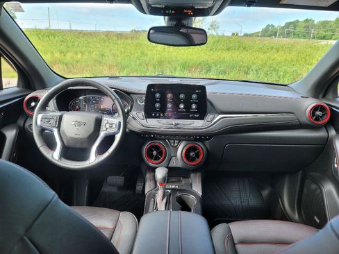 Used 2025 Chevrolet Blazer RS w/ Enhanced Convenience Package AWD/4WD image 24