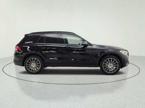 Used 2021 Mercedes-Benz GLC 300 image 4