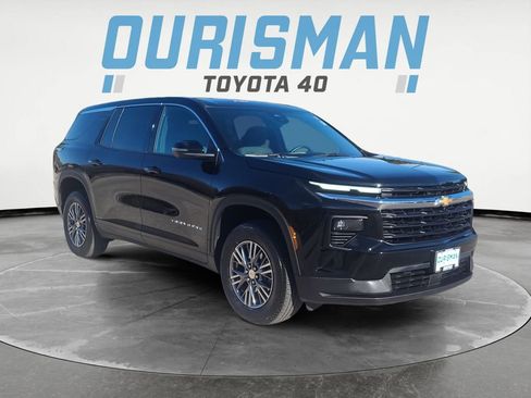 Used 2024 Chevrolet Traverse LS image 1