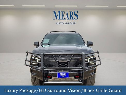 Used 2022 Chevrolet Tahoe Z71 w/ Luxury Package image 9