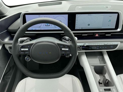 New 2025 Hyundai Ioniq 6 Limited image 17