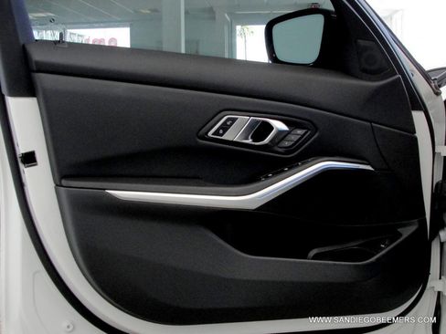 Used 2023 BMW 330i Sedan w/ M Sport Package RWD image 15