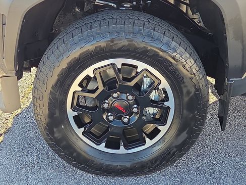 Used 2024 Toyota Tacoma TRD Off-Road image 7