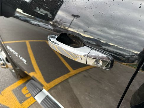 Used 2022 Chevrolet Silverado 3500 High Country image 11