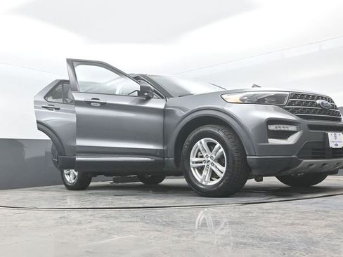 Used 2022 Ford Explorer XLT w/ Equipment Group 202A image 27