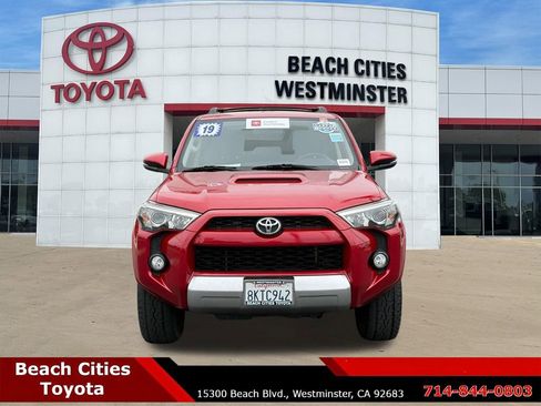 Certified 2019 Toyota 4Runner TRD Off-Road Premium AWD/4WD image 4