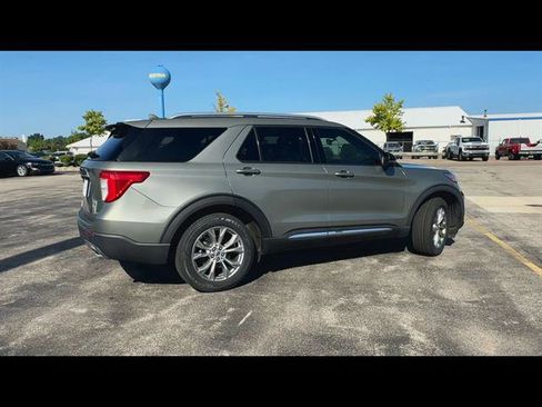Used 2020 Ford Explorer Limited image 12