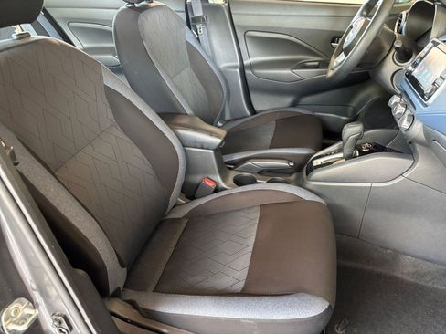 Used 2025 Nissan Versa SV FWD image 34