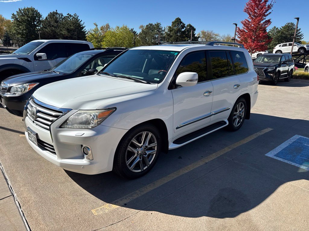 Used 2013 Lexus LX 570 4WD w/ Luxury Pkg w/Pre-crash image 1
