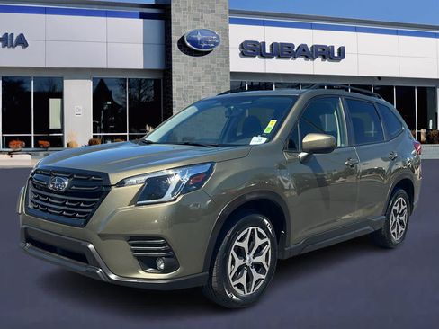 Certified 2024 Subaru Forester Premium AWD/4WD image 1