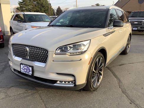 Used 2023 Lincoln Aviator Reserve w/ Equipment Group 201A image 2