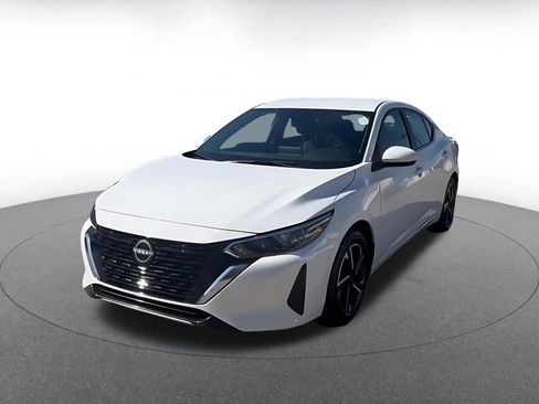 Used 2025 Nissan Sentra SV image 7