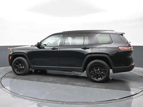 Used 2024 Jeep Grand Cherokee L Laredo image 9