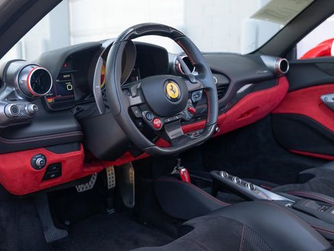 Used 2021 Ferrari F8 Tributo RWD image 29