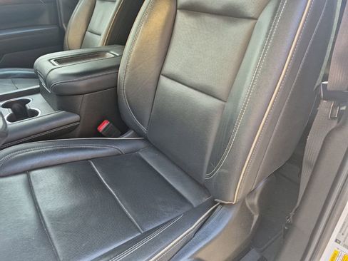 Used 2021 Chevrolet Suburban Premier AWD/4WD image 11