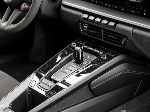 Used 2025 Porsche 911 Carrera 4 GTS image 19