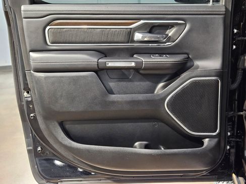 Used 2021 RAM 1500 Laramie image 33