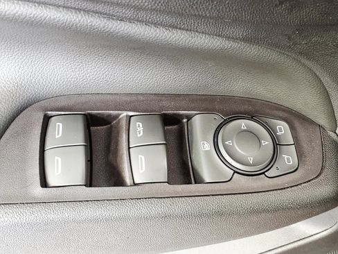 Used 2019 Chevrolet Equinox LT w/ Driver Convenience Package FWD image 14