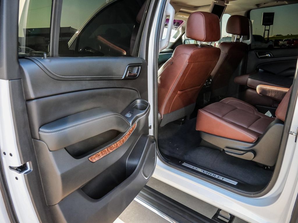 Used 2020 Chevrolet Suburban Premier w/ Premier Plus Edition AWD/4WD image 33