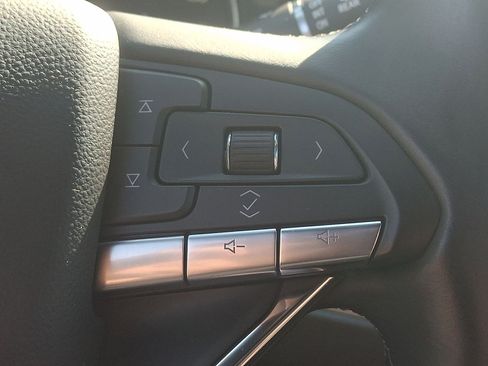 Certified 2025 Cadillac XT6 Luxury AWD/4WD image 18