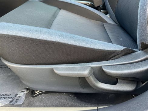 Used 2025 Nissan Versa SV FWD image 23