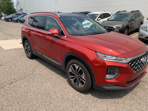 Used 2019 Hyundai Santa Fe AWD image 2