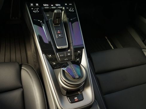 Used 2025 Porsche 911 Carrera image 21