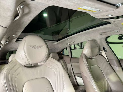 Used 2021 Aston Martin DBX image 18