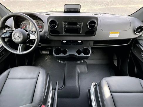 New 2025 Mercedes-Benz Sprinter 2500 image 5