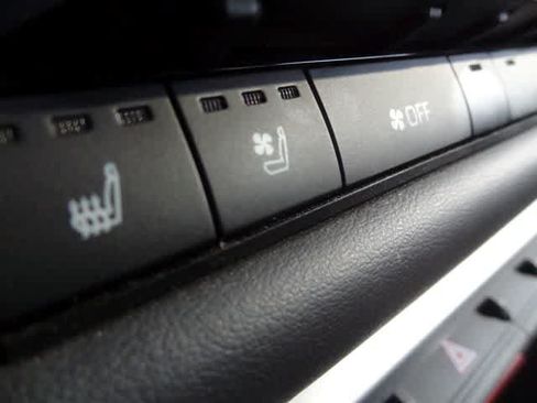 Used 2024 Toyota Tundra Platinum AWD/4WD image 17