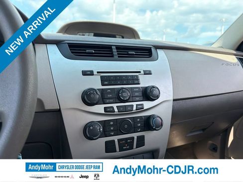 Used 2009 Ford Focus SE FWD image 24