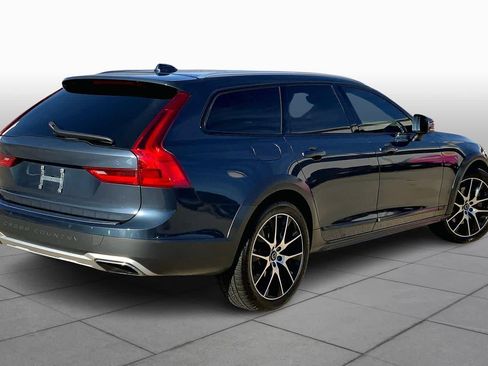 Used 2020 Volvo V90 T6 Cross Country image 11