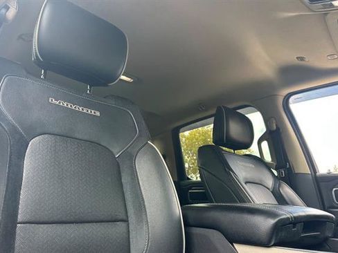 Used 2019 RAM 1500 Laramie AWD/4WD image 17