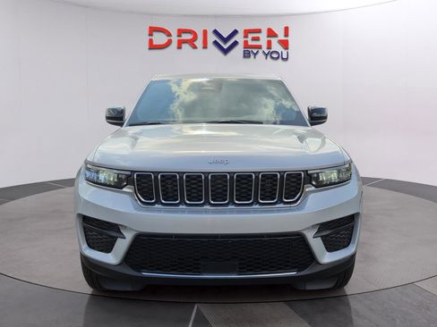 New 2025 Jeep Grand Cherokee Laredo X w/ Luxury Tech Group I image 8