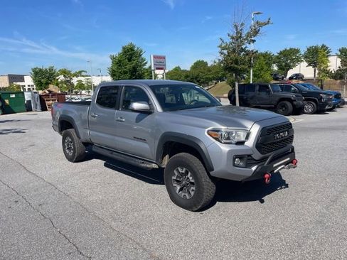 Used 2017 Toyota Tacoma TRD Off-Road w/ Tow Package AWD/4WD image 1
