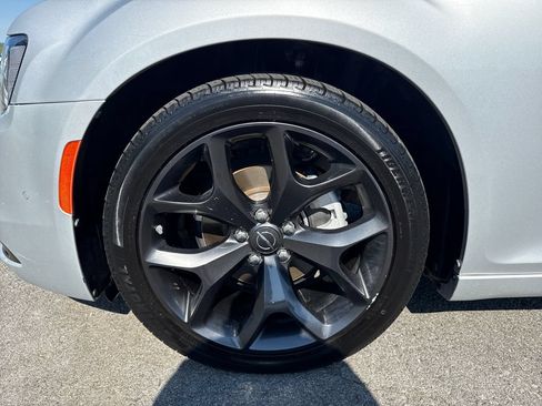 Used 2023 Chrysler 300 S RWD image 9