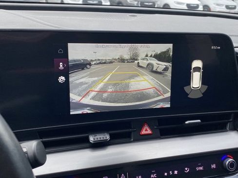 Used 2023 Kia Sportage EX image 17