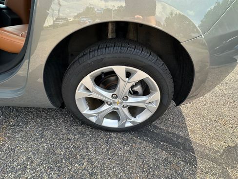 Certified 2017 Chevrolet Cruze Premier FWD image 24