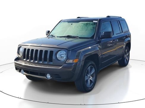 Used 2017 Jeep Patriot High Altitude image 2