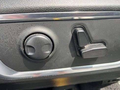 Used 2025 RAM 1500 Laramie image 41