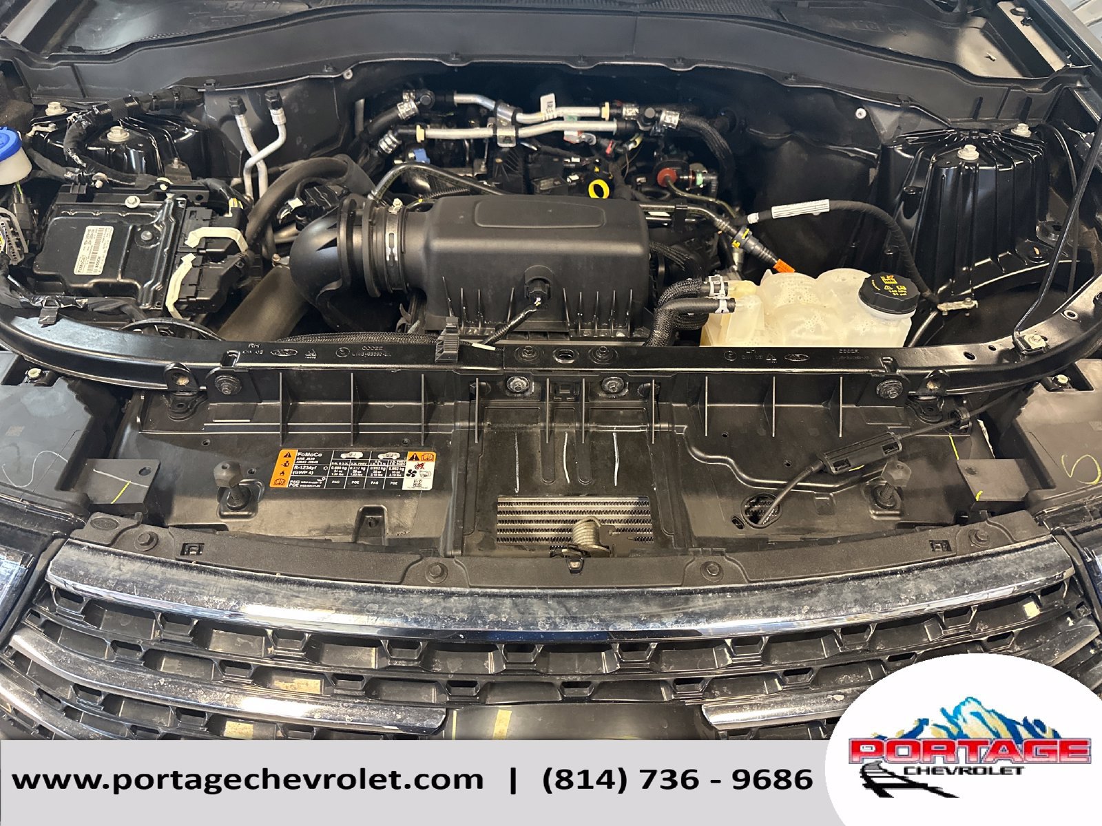 Used 2024 Ford Explorer XLT w/ Equipment Group 202A RWD image 23