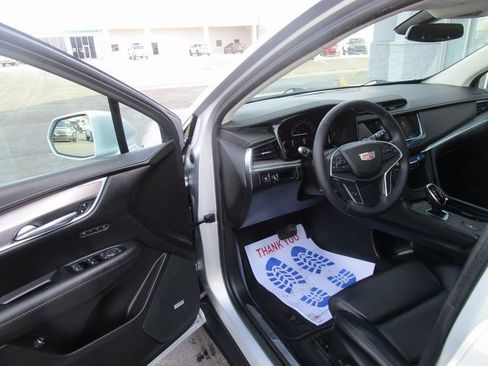 Used 2017 Cadillac XT5 Luxury image 19