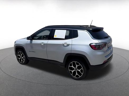 Used 2025 Jeep Compass Limited AWD/4WD image 11