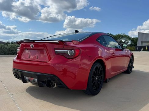 Used 2020 Toyota 86 RWD image 4