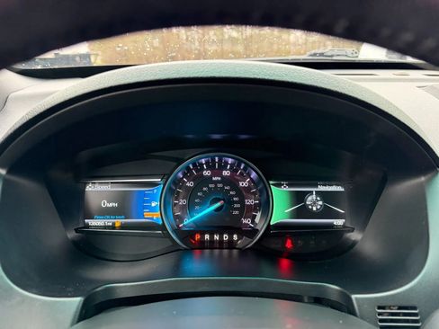 Used 2018 Ford Explorer XLT w/ Equipment Group 202A image 15