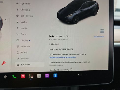 Used 2024 Tesla Model Y Long Range RWD image 12