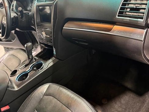 Used 2017 Ford Explorer Limited w/ Class II Trailer Tow Package image 10